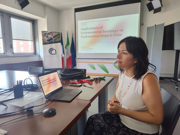 Guadalupe Ortiz @ the webinar on social Sciences and Flood Risk management